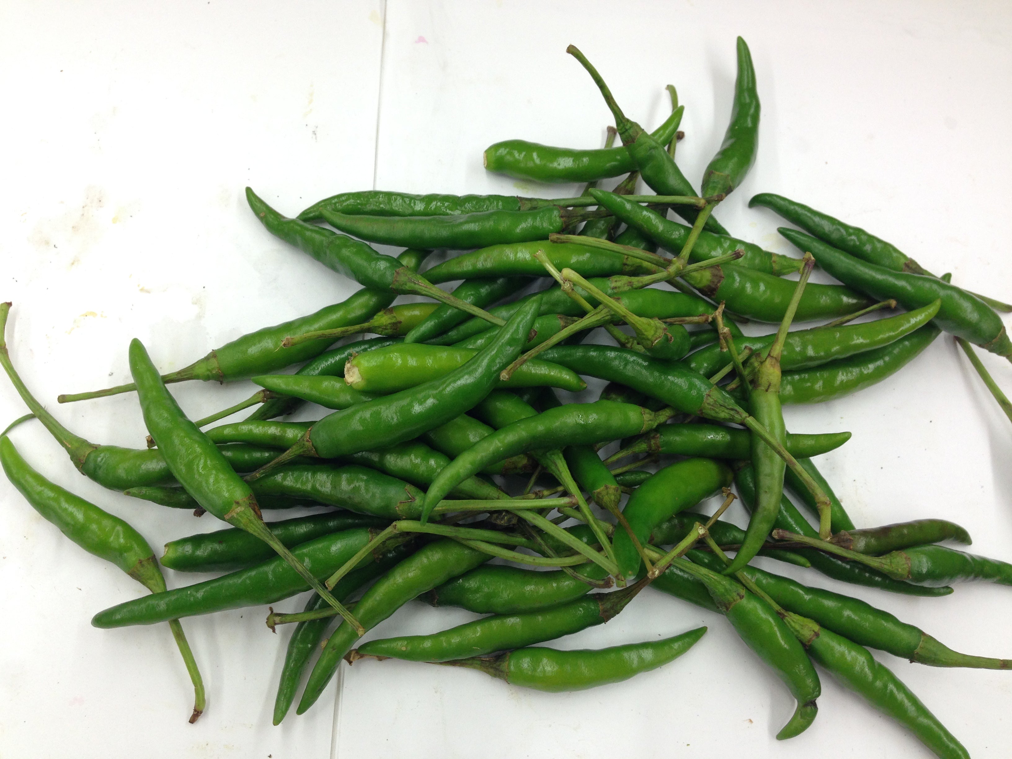 Fresh GREEN CHILLI - Medium $-Lb